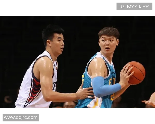 李慕豪的篮球之路：从青涩少年到职业球员的成长历程与心路历程